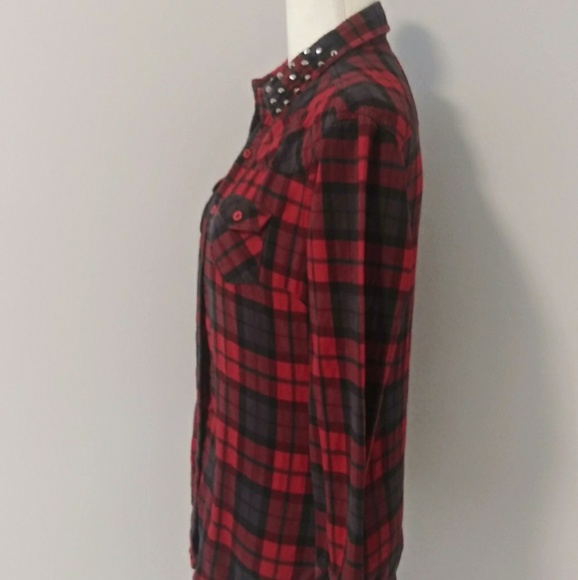 3 for $15 Millau Studed Collar Plaid Shirt Small - Picture 3 of 5